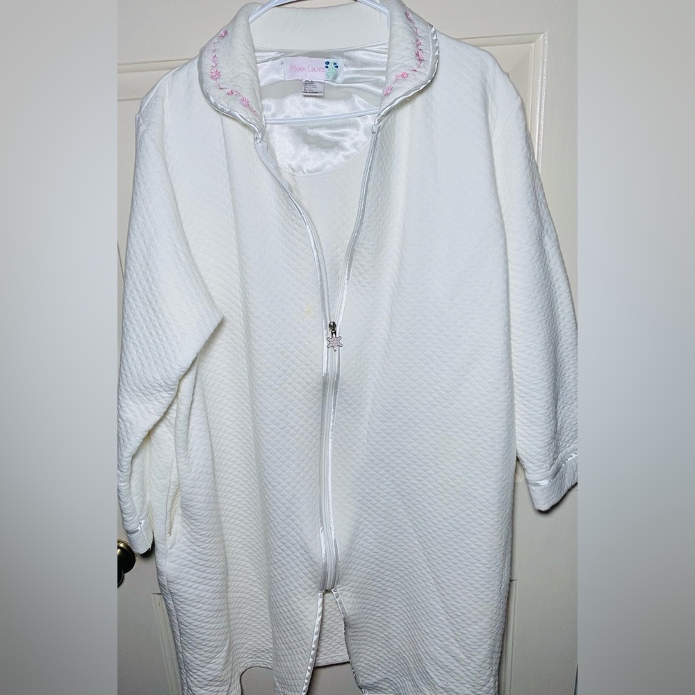 Vintage Moon Dance White Quilted Robe Zip‎ Pink Embroidered Collar Grannycore L